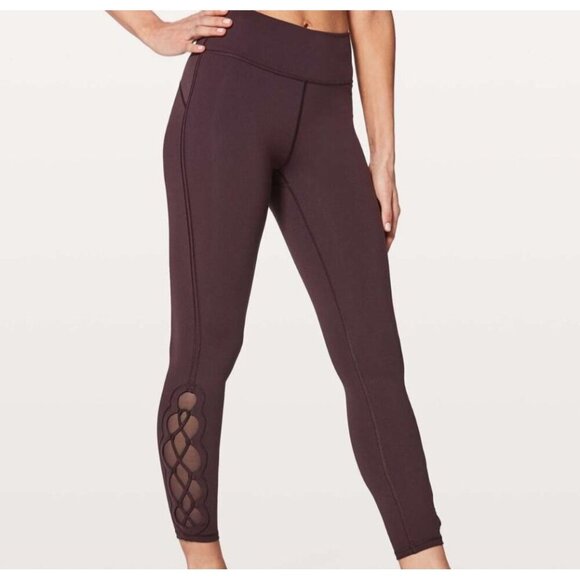 Lululemon Tied To It 7/8 Tight 25" Black Cherry Size 6 Leggings - Picture 2 of 14